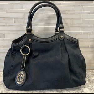 Like-New Gucci Hand Bag!